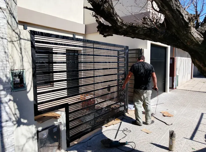 Instalación de portón a medida